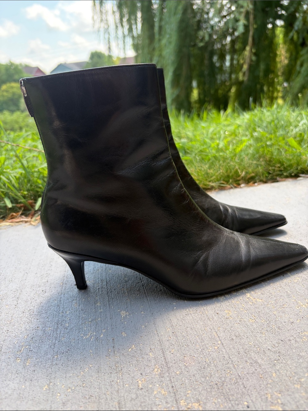 Anne Klein Black Pointed-Toe Leather Ankle Boots kitten heel 7 1/2 100% leather